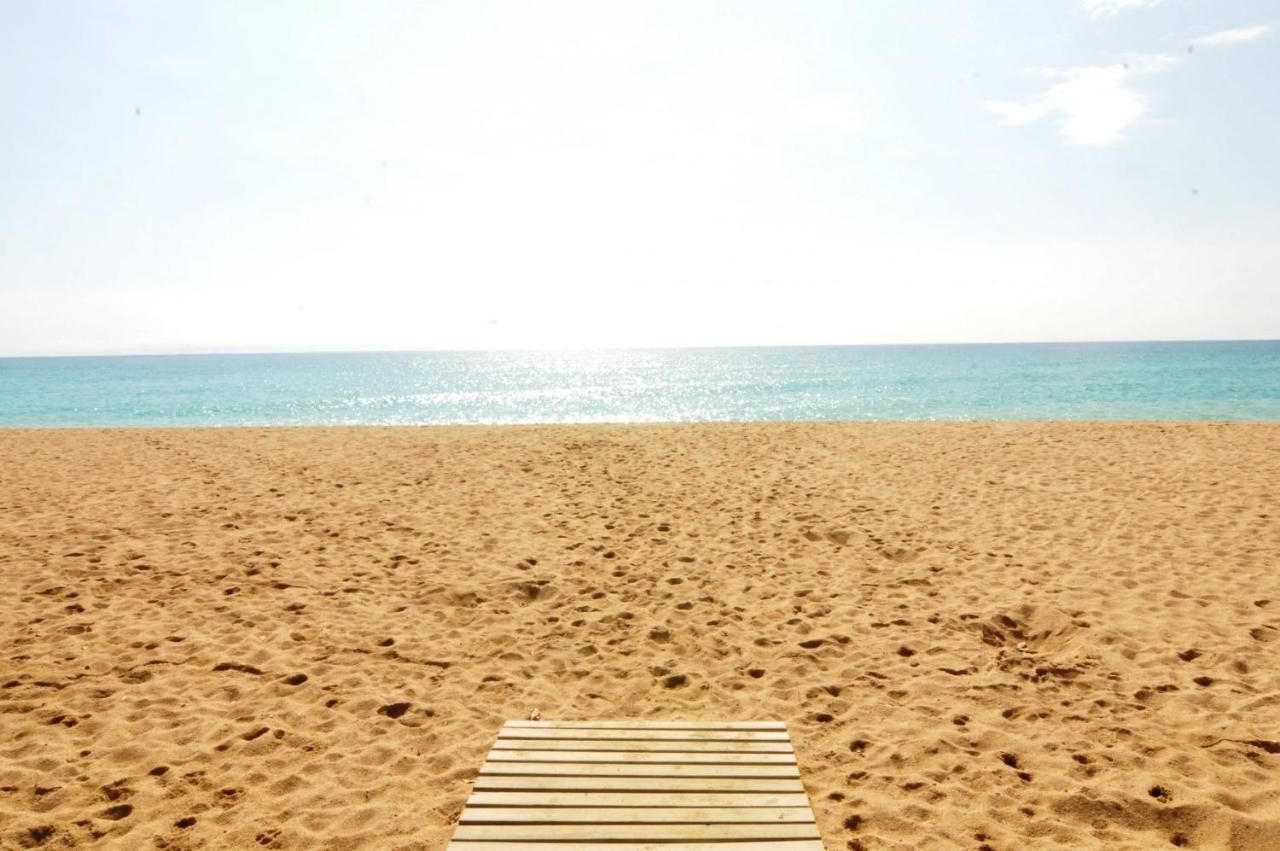 Homeholidaysrentals Happy Family Santa Susanna
