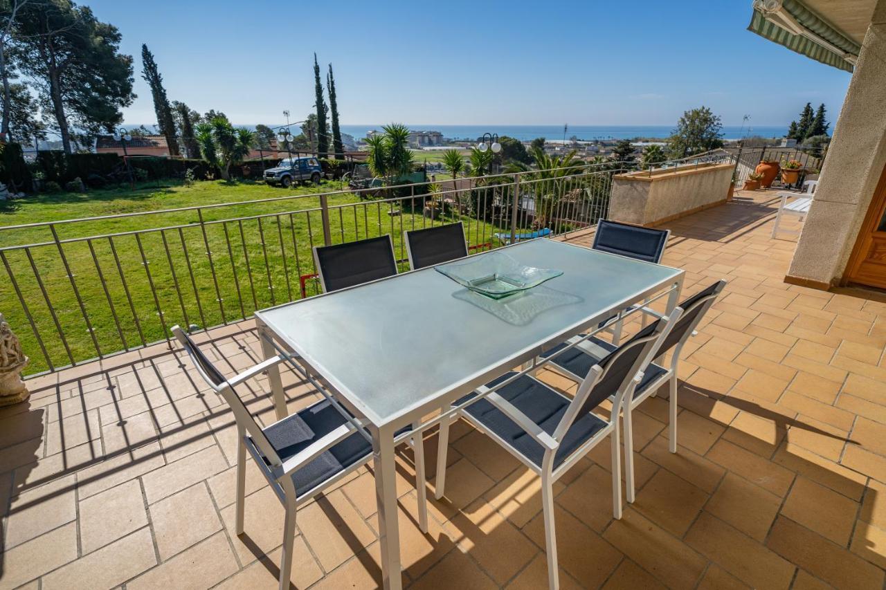 Villa Homeholidaysrentals Happy Family
