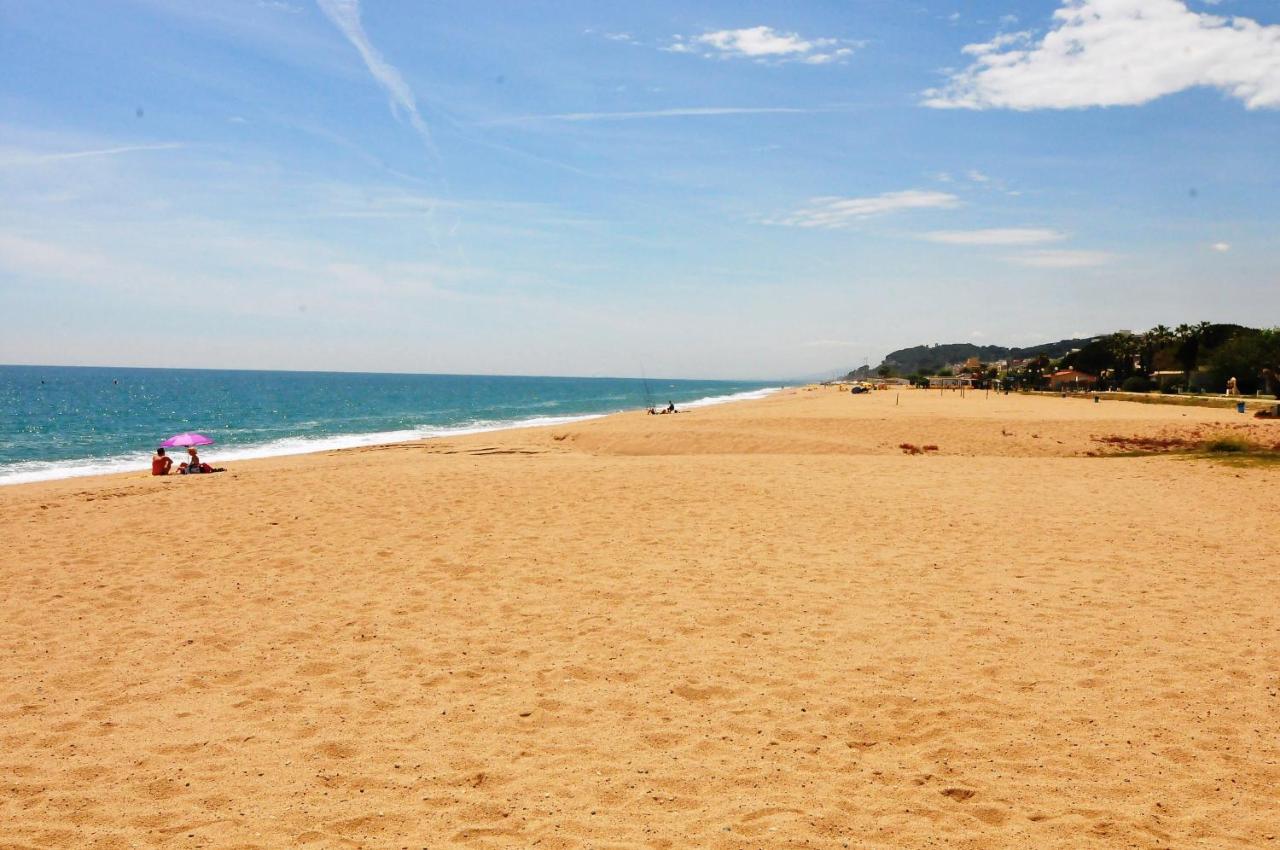Homeholidaysrentals Happy Family Santa Susanna